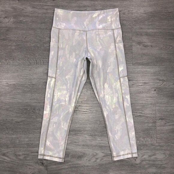 Zyia Active Silver Camo Metallic Pocket Light N Tight Hi-Rise Capri 20” Size 4 - Picture 3 of 10